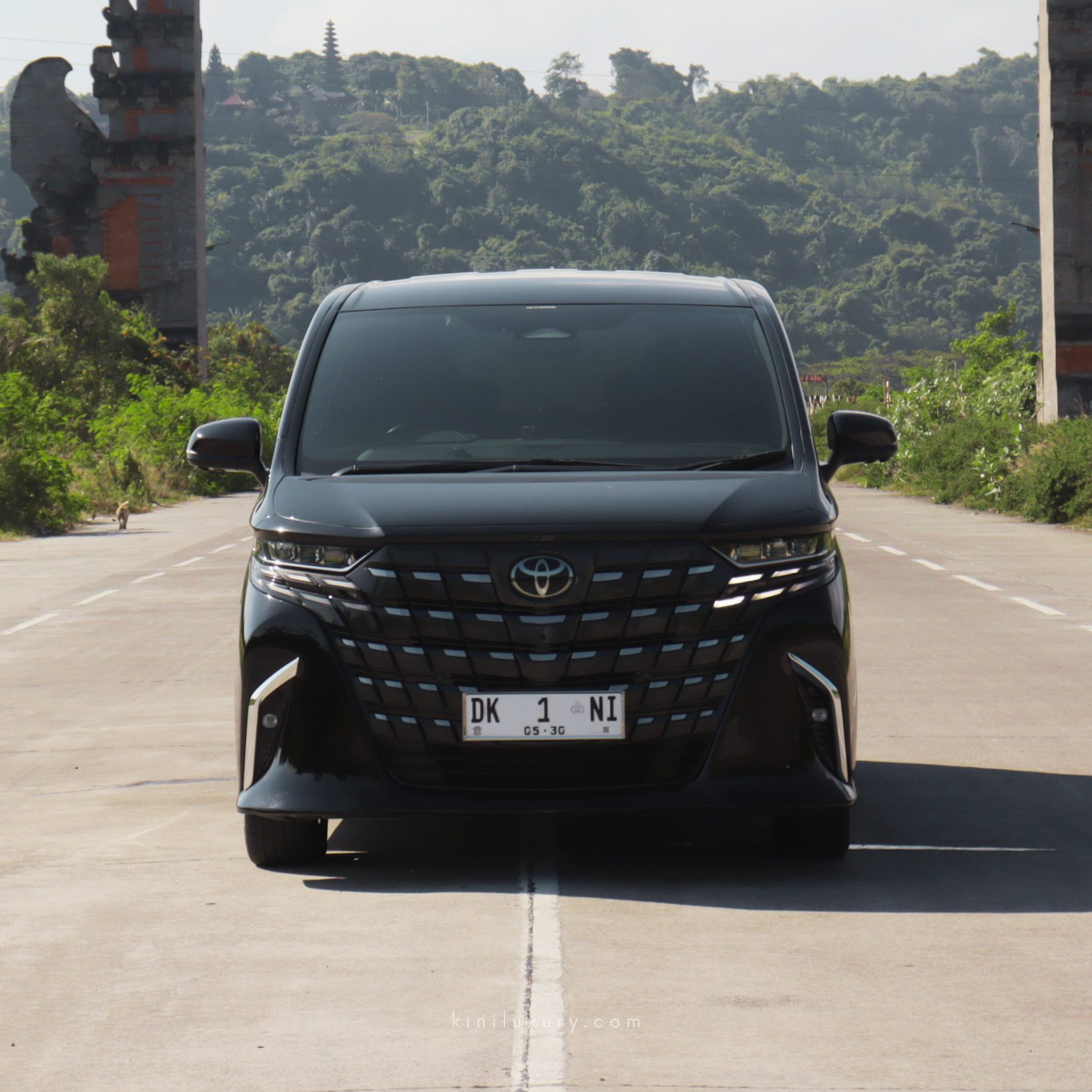 Toyota Alphard Hybrid