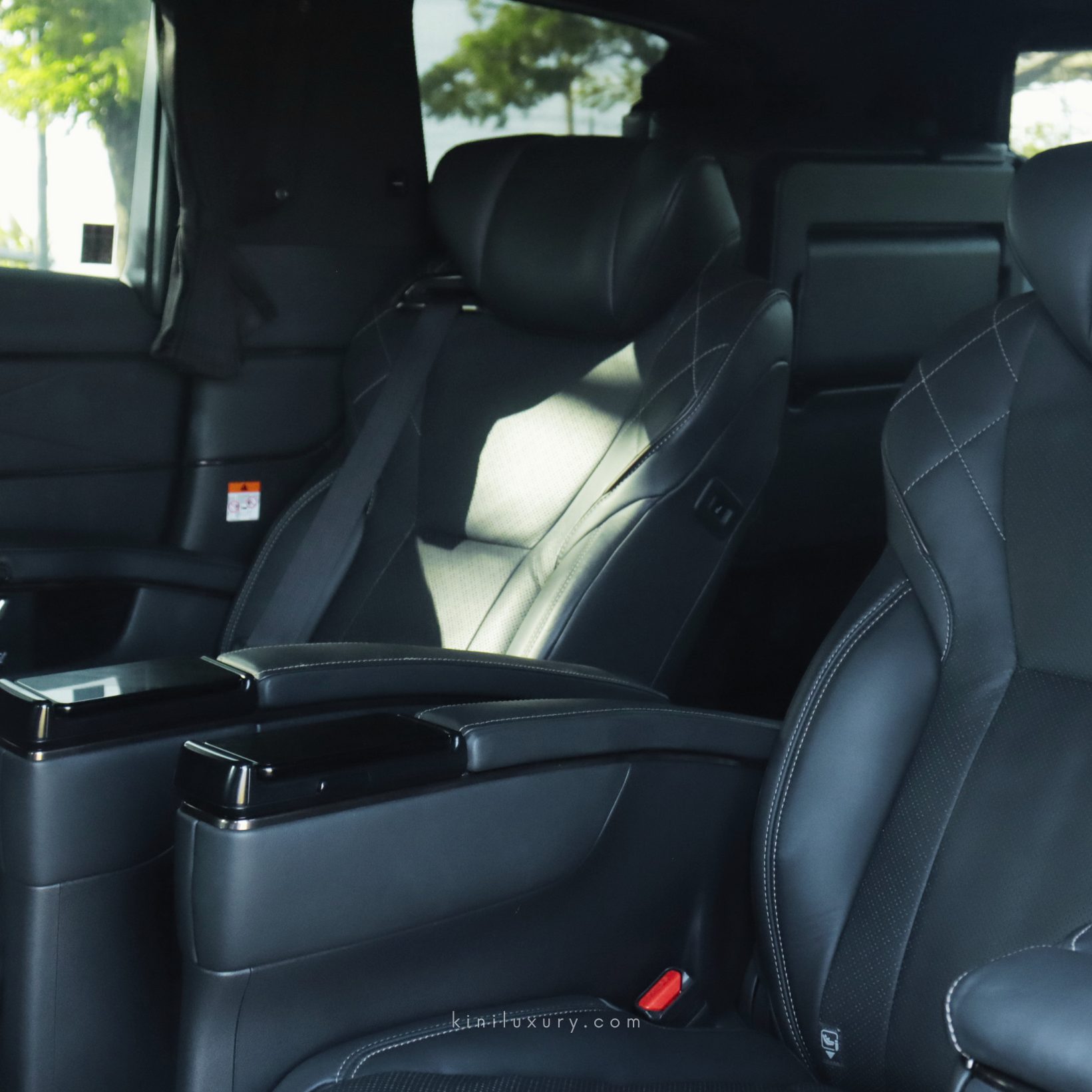 Toyota Alphard Hybrid — 10