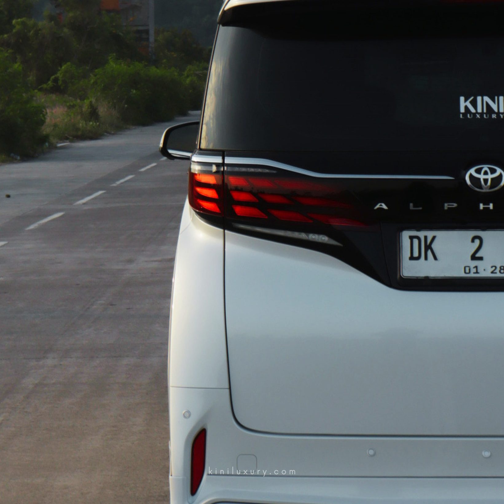 Toyota Alphard Hybrid — 5