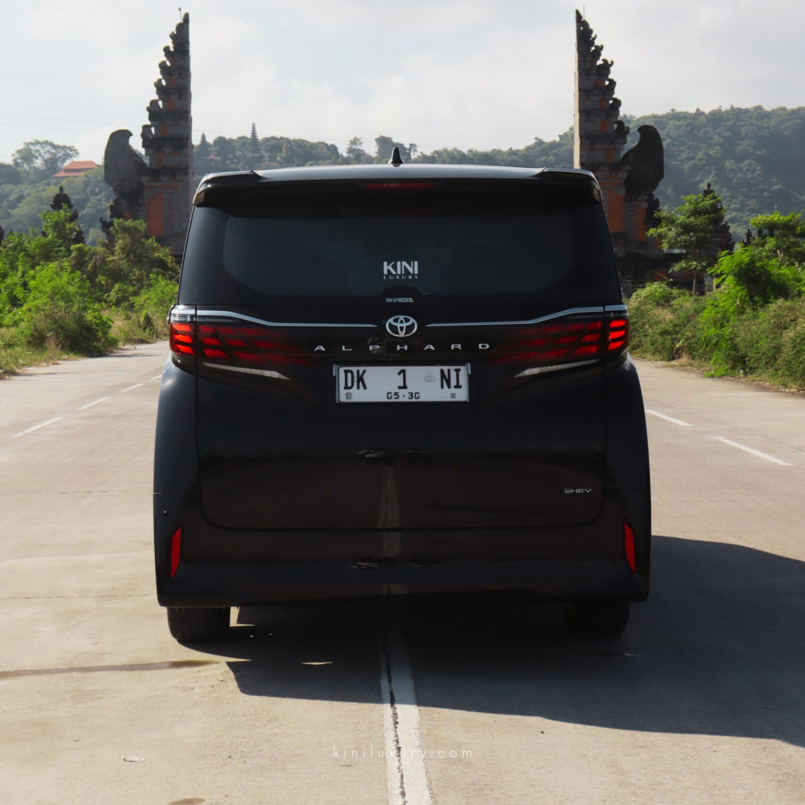 Toyota Alphard Hybrid — 4