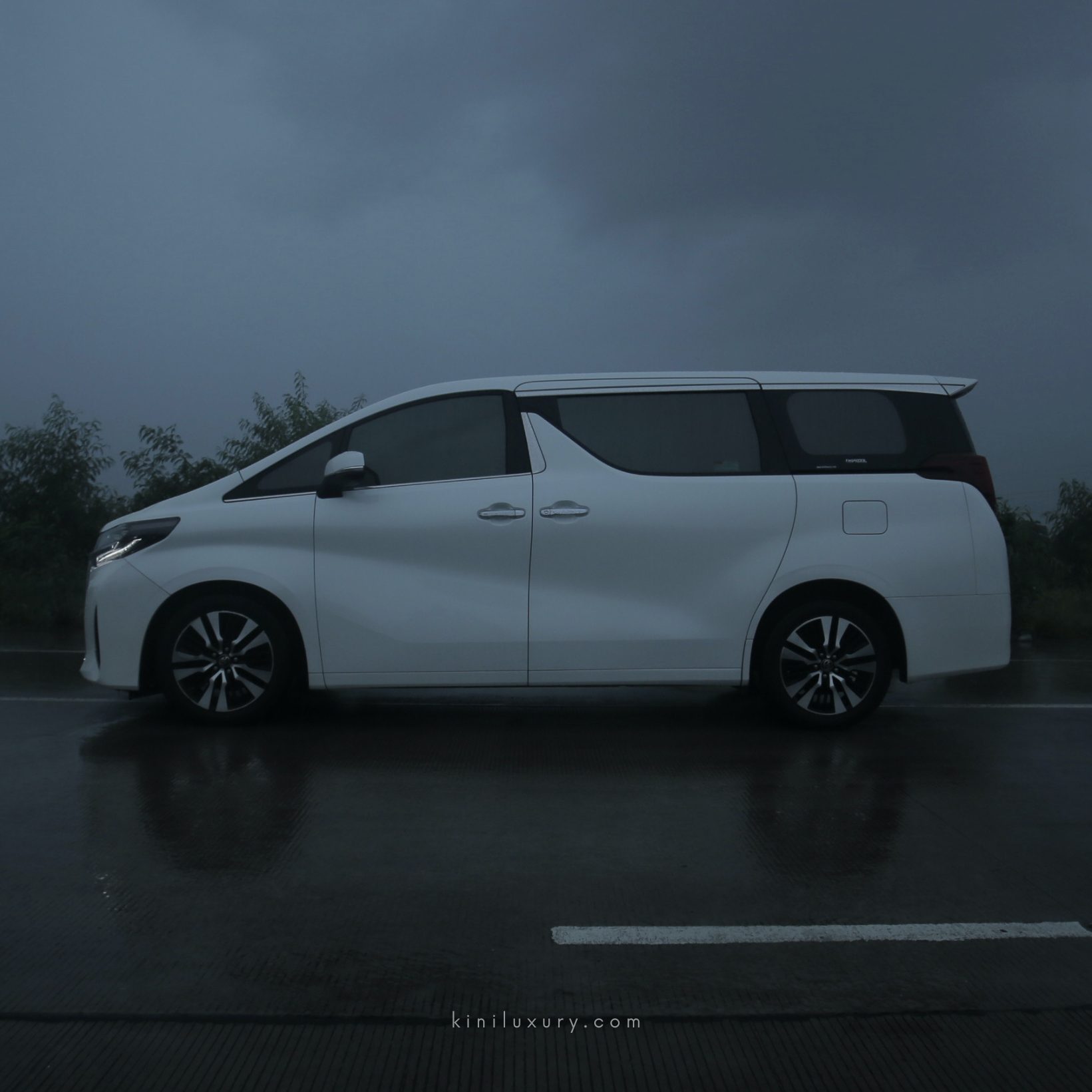 Toyota Alphard Facelift — 3
