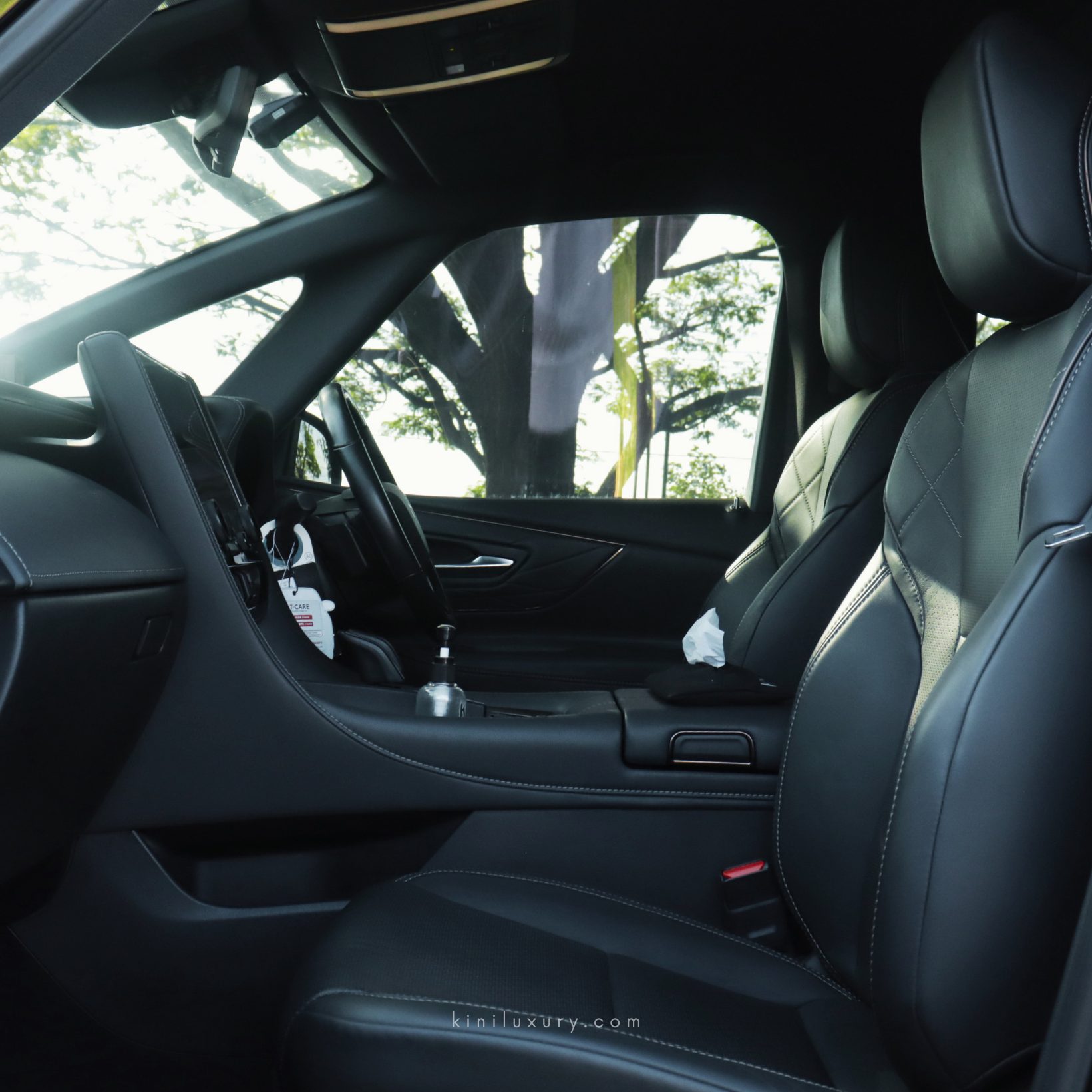 Toyota Alphard Hybrid — 7