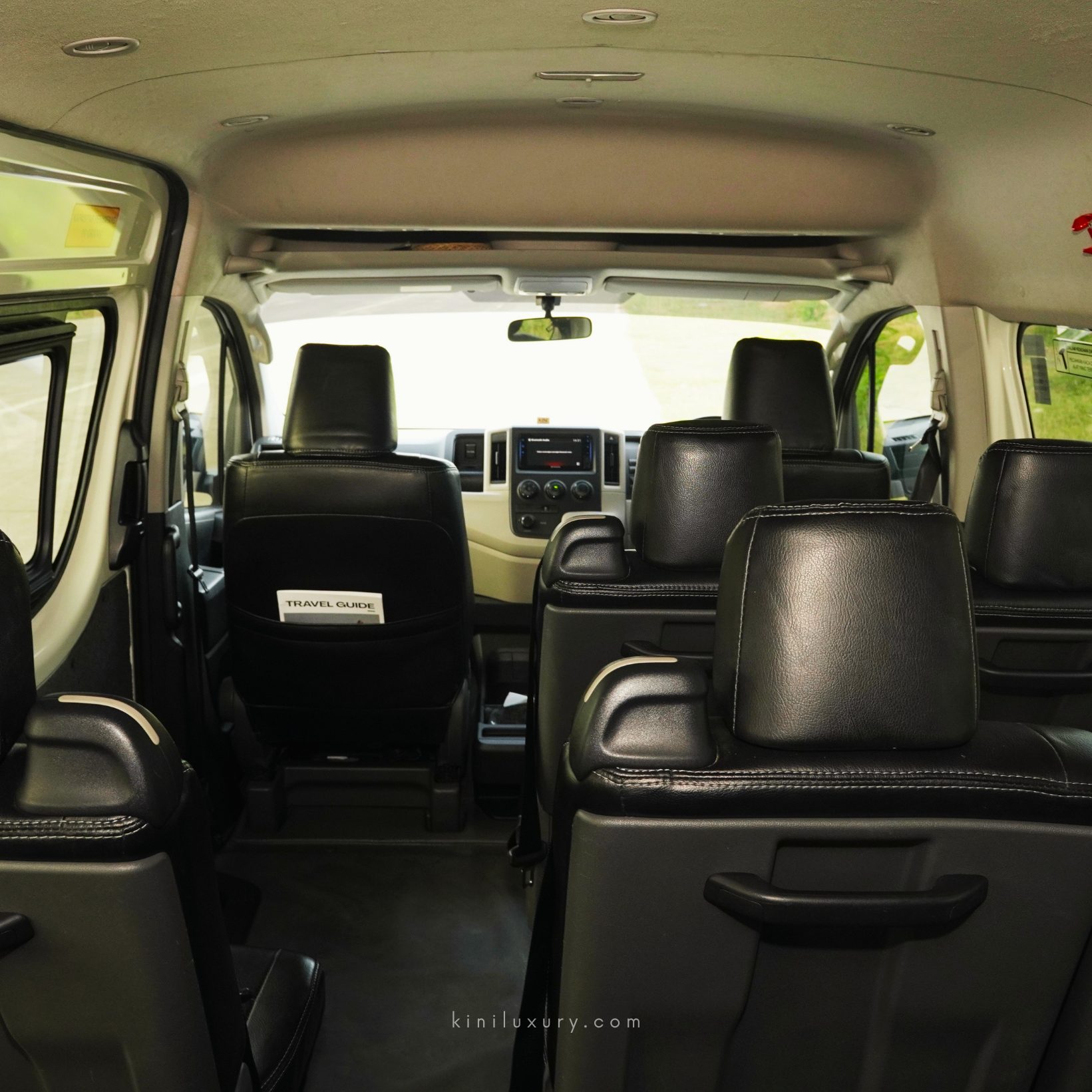 Toyota Hiace Premio — 10