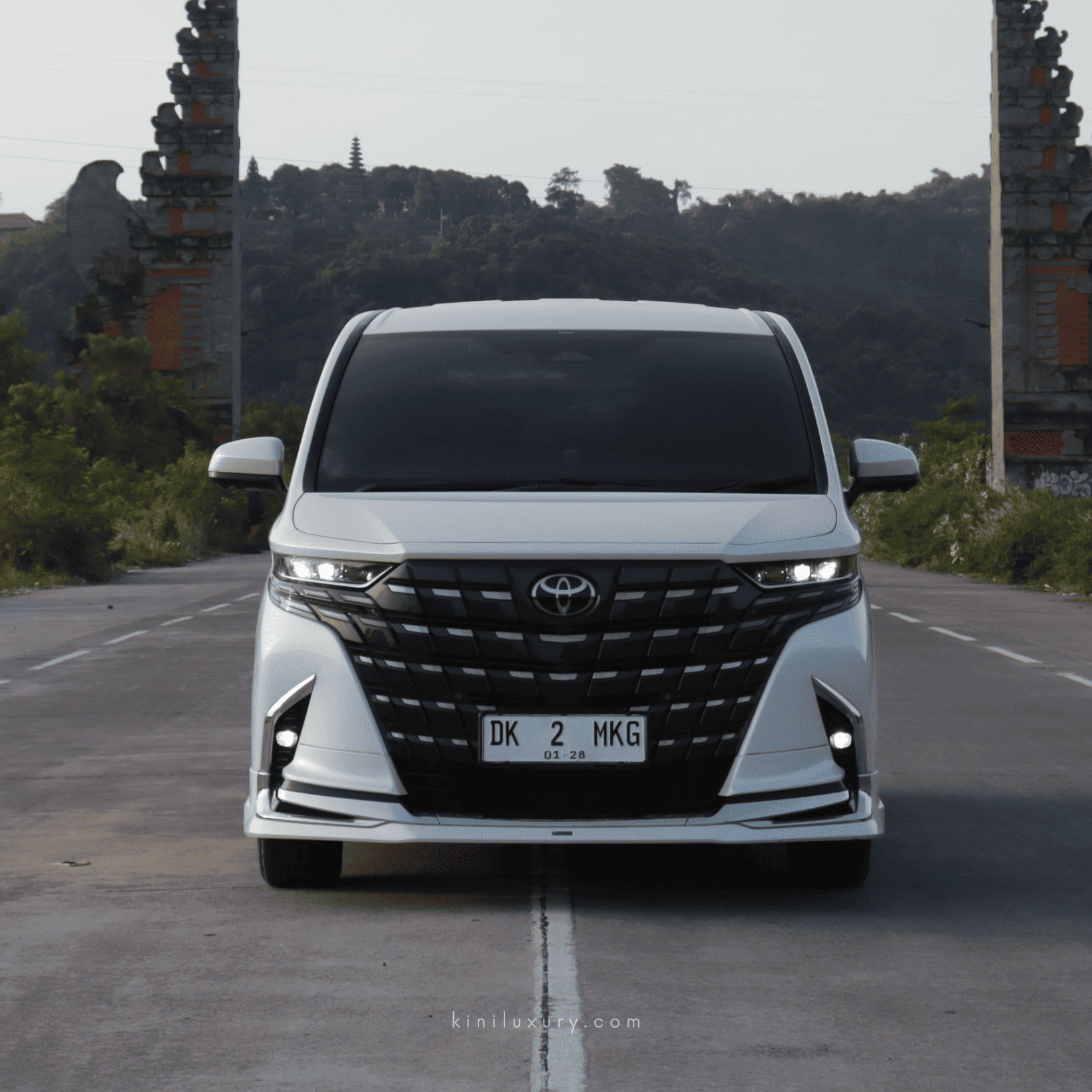 Toyota Alphard Hybrid