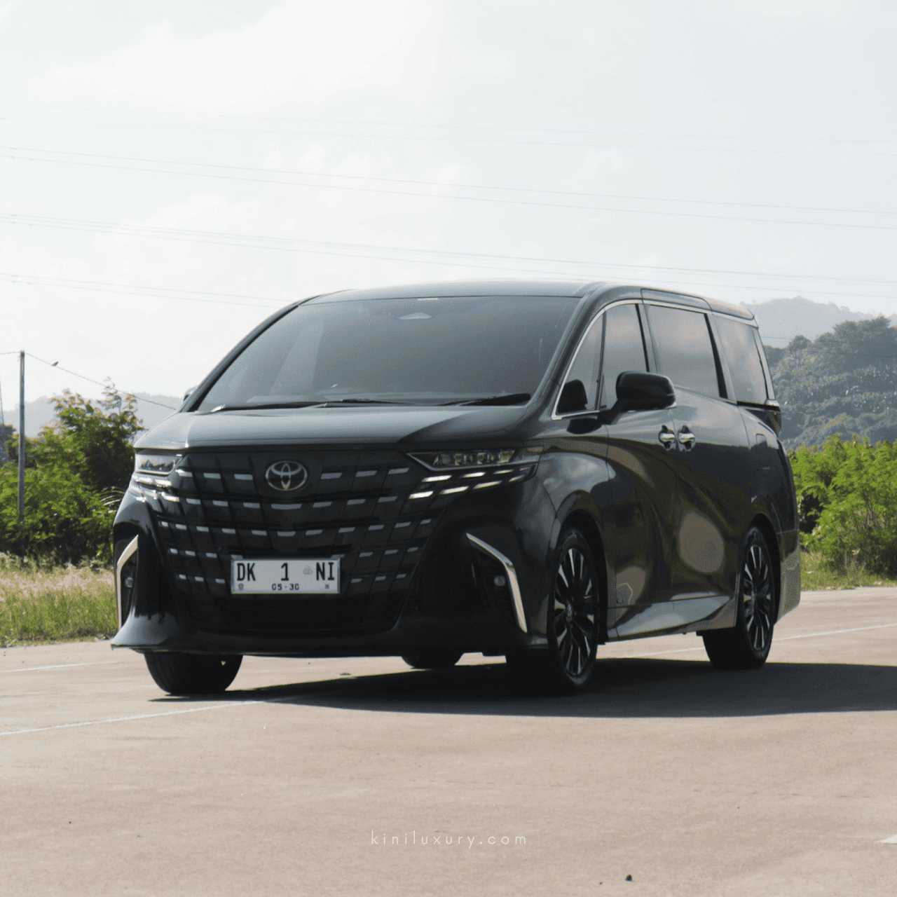 Luxury Car Rental Fleet in Bali